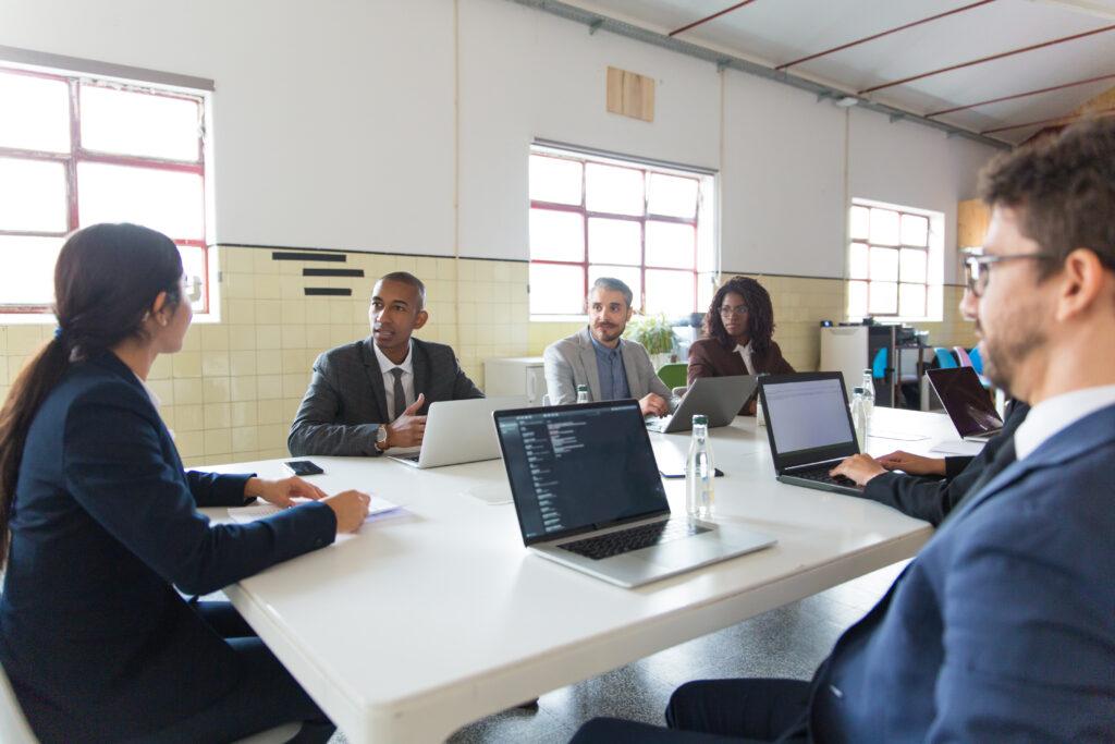 IT services Mississauga - office IT support team assisting clients